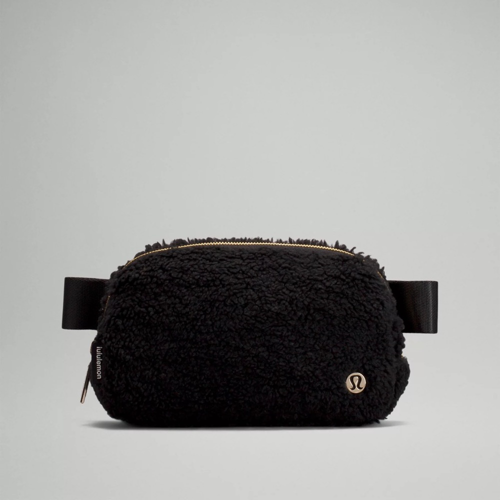 (BRAND NEW) Lululemon Everywhere Belt Bag 1L 
Fleece